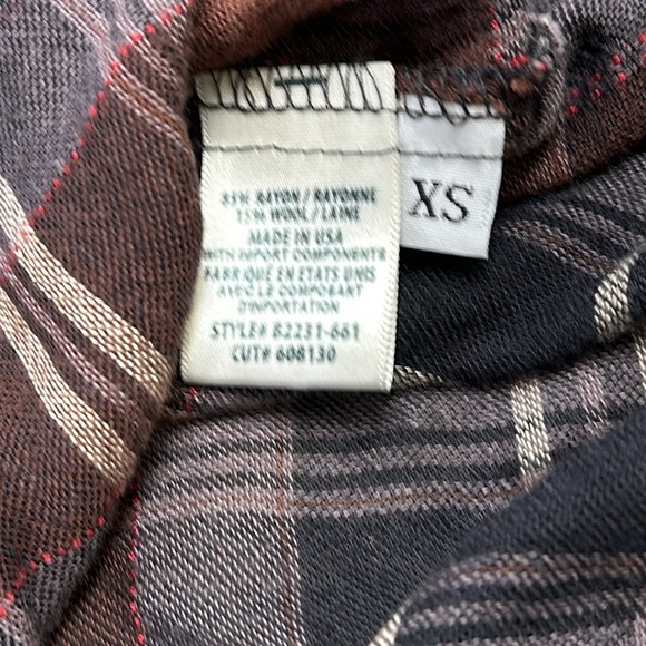 BELLA DAHL - Picture 9 of 9